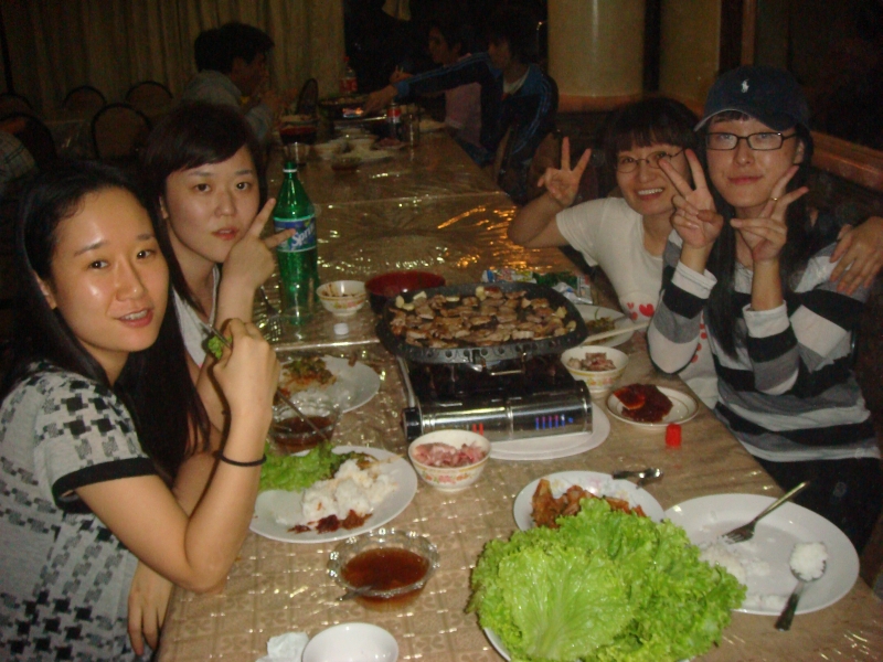 삼겹살 구워먹으며 V