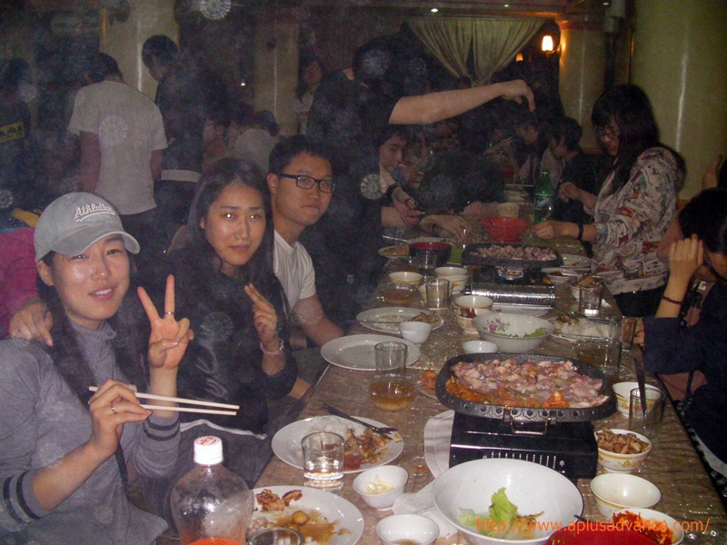 이제부턴 금요일이 삼겹살 Day! 매주 목요일에 진행되던 삼겹살 Day가 금요일로 변경되었습니다.